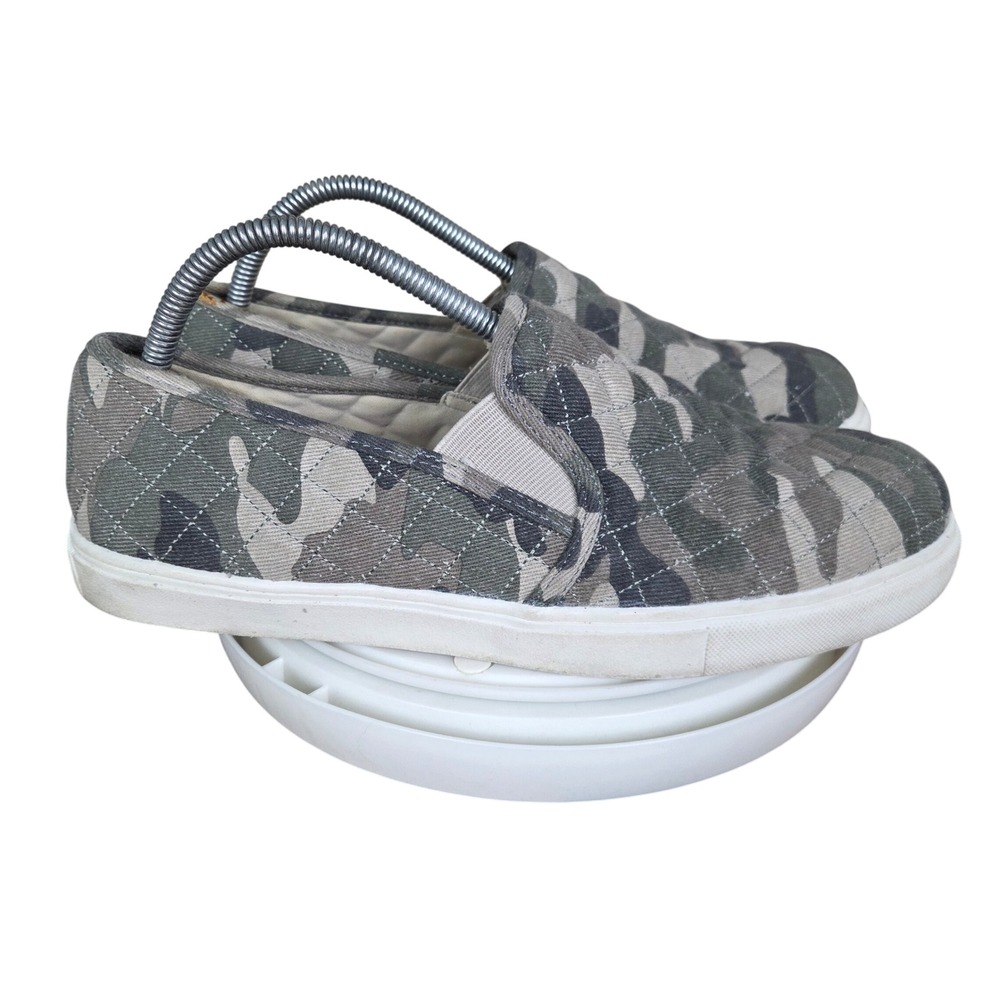 Torrid Womens Camouflage Quilted Slip On Sneakers Shoes Size 10WW Casual